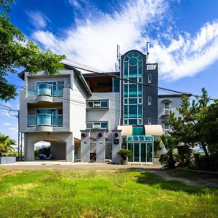 Romance Jeju Pension Exterior photo